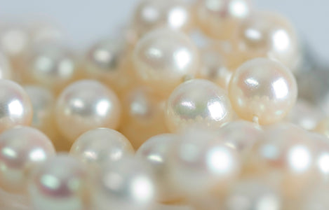 Dekoperlen und Perlennadeln