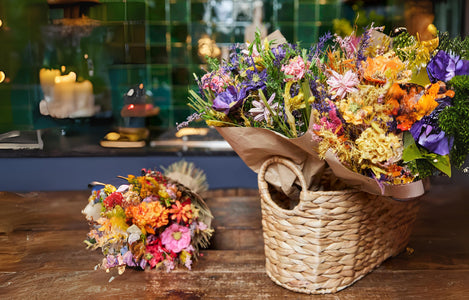 Trockenblumen und Gräser
