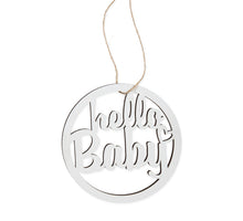 Beutel mit 8 Holzanhängern ''hallo baby'' weiß 9cm