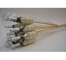 Pak á 12 Champagneflesje 13,5cm wit op stok 50cm