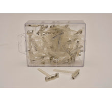 Box mit 50 transparenten Corsagenclips Kreuz