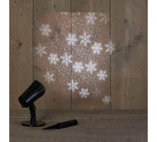 LED AUSSENPROJEKTOR SCHNEEFLOCKE LED WEISS MIT BASIS UND STECKER / 8/16H TIMER IP44 / 5M NETZKABEL