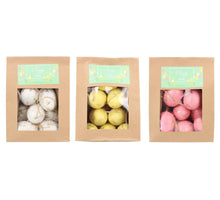 Kraftpapierbeutel mit 8 Stück Ei 6cm mit Gold - 6x Gelb 6x Weiß 4x Rosa sortiert