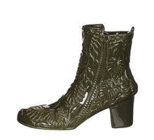 Vaas Bootie aardewerk Ø7 l.22 h.19 cm smokey olive