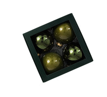 w/b. 4 glassballs/cap pine opal 100 mm