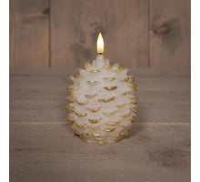 LED-Kerze mit Tannenzapfen-Motiv, 3D-Flamme, batteriebetrieben, mit Timer, 10 x 8,5 cm, weiß.