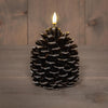 LED-Kerze mit Tannenzapfen-Motiv, 3D-Flamme, batteriebetrieben, mit Timer, 12,5 x 10,5 cm, braun