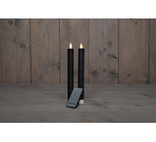 TISCHKERZE B.O. 2ST. SCHWARZ RUSTIKAL WACHS 23CM BEWEGLICHE FLAMME MIT FERNBEDIENUNG 2X2AA