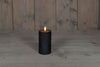 STUMPFE KERZE B.O.T. SCHWARZES WACHS RUSTIKAL 3D DOCHT 7,5X12,5CM 3XAAA / TIMER