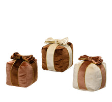 Giftbox polyester fluweel bow 3col assortie L.36cm x W.36cm x H.38cm Brownmix