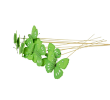 Packung mit 10 grünen Holzschmetterlingen auf 50cm Stab