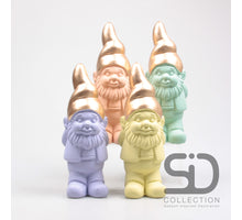 ZWERG MIT GOLDENER MÜTZE 10,5X10,6X29,5 CM 4 KLR ASS.