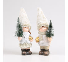 JUNGE UND MÄDCHEN MIT WEIHNACHTSBAUM GEFÜHRT GRÜN 12X7X24 CM KERAMIKSORTIMENT - PRO STÜCK
