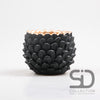Blumentopf mit Tannenzapfenmuster, Zement, 11,5 x 11,5 x 8,8 cm, Schwarz